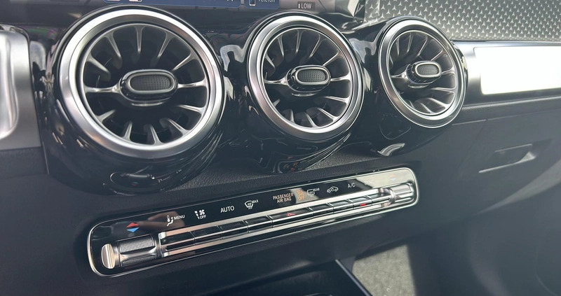 Mercedes-Benz GLB cena 253099 przebieg: 5, rok produkcji 2024 z Piaseczno małe 154